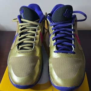 Kobe 5 Hall of Fame size 8